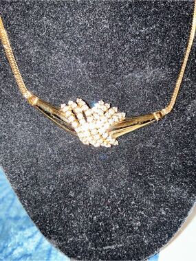 Beautiful M 925 mark beautiful “gold/diamond” necklace